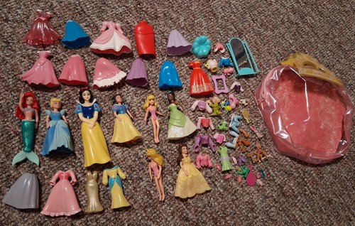 Huge lot polly pocket - huge,